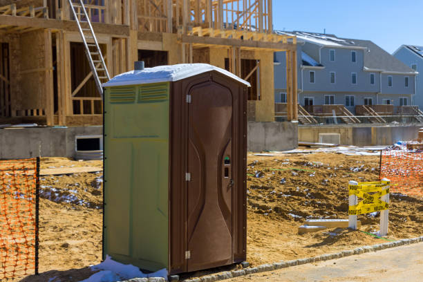 Portable Toilet Options We Offer in Harbor Isle, NY